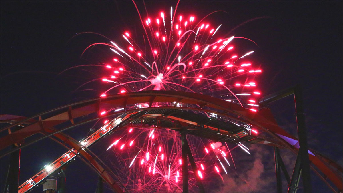 Star-Spangled Nights: Thrills by Day, Fireworks by Night at Six Flags Great America